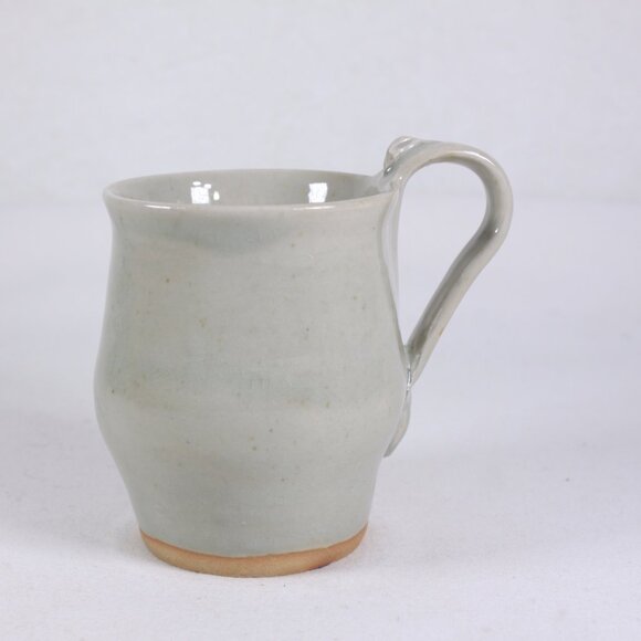Handmade pottery mug sage green with little mouse - Picture 6 of 11